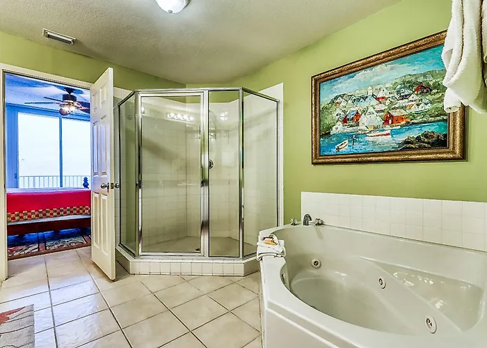 Beachfront Penthouse With Amazing View Multiple Pools Hot Tubs Gym & Sauna *