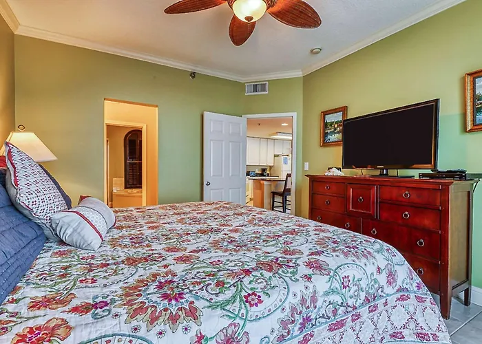 Beachfront Penthouse With Amazing View Multiple Pools Hot Tubs Gym & Sauna Holiday home Gulf Shores