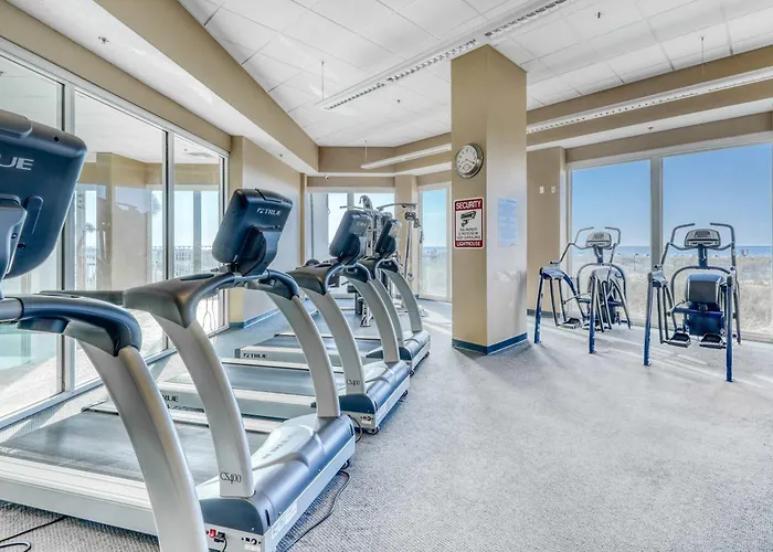 Beachfront Penthouse With Amazing View Multiple Pools Hot Tubs Gym & Sauna *
